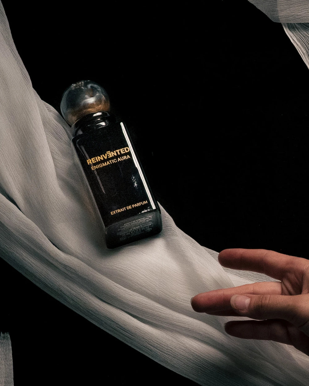 Reinvented Enigmatic Aura Extrait de Parfum (75ml) – Bild 6